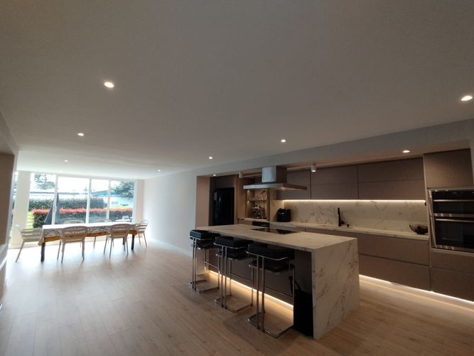 Casa de 4 alcobas en venta en San Jose De Bavaria, Bogotá, 360 m² · foto 2 de 24