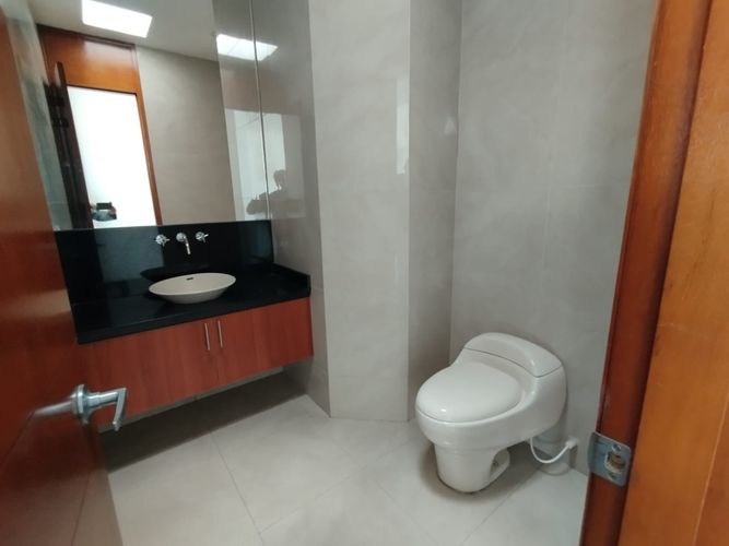 Apartamento de 3 alcobas en venta en Santa Barbara Oriental, Bogotá, 299 m² · foto 4 de 24