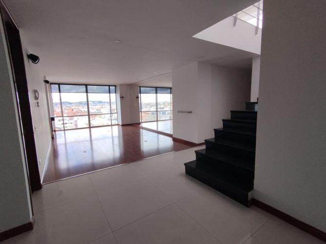 Apartamento de 3 alcobas en venta en Santa Barbara Oriental, Bogotá, 299 m² · foto 9 de 24