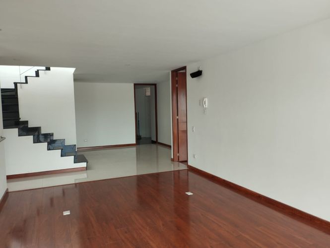 Apartamento de 3 alcobas en venta en Santa Barbara Oriental, Bogotá, 299 m² · foto 10 de 24