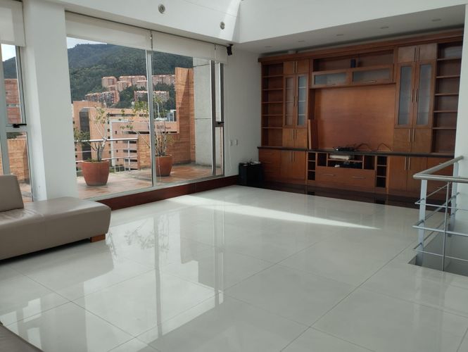 Apartamento de 3 alcobas en venta en Santa Barbara Oriental, Bogotá, 299 m² · foto 11 de 24