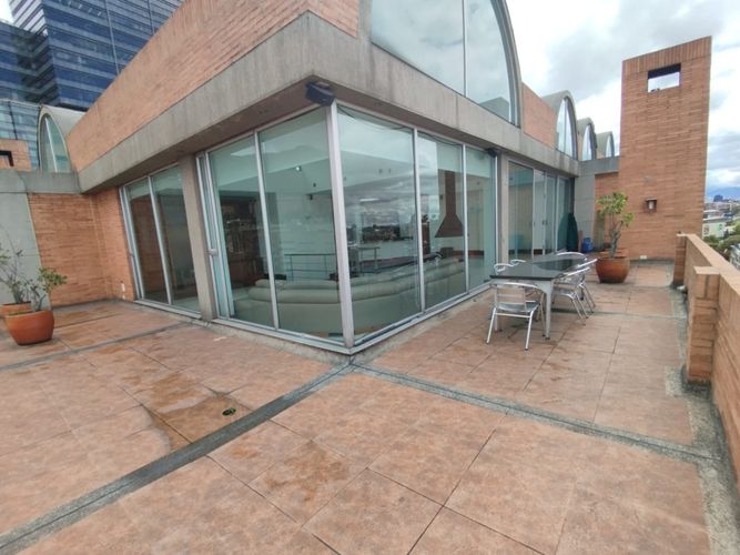 Apartamento de 3 alcobas en venta en Santa Barbara Oriental, Bogotá, 299 m² · foto 14 de 24