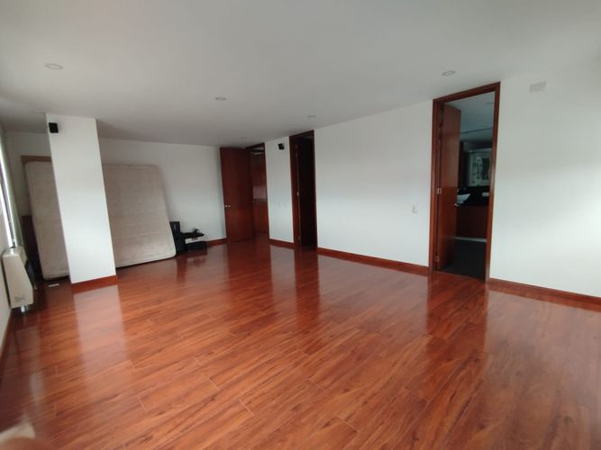 Apartamento de 3 alcobas en venta en Santa Barbara Oriental, Bogotá, 299 m² · foto 17 de 24