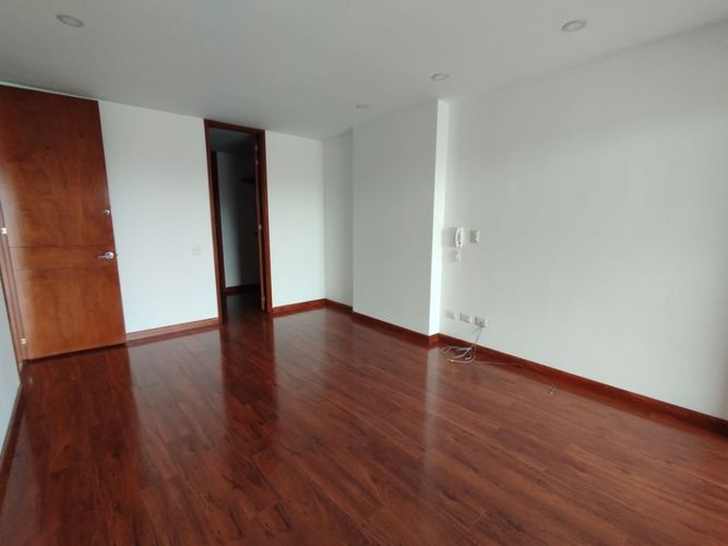 Apartamento de 3 alcobas en venta en Santa Barbara Oriental, Bogotá, 299 m² · foto 22 de 24