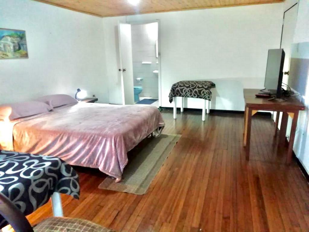 Casa en venta en Pardo Rubio, Bogotá · foto 2 de 24
