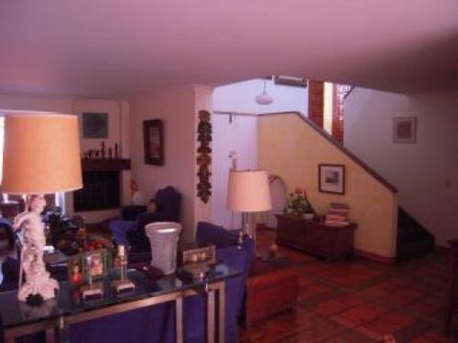 Casa de 4 alcobas en venta en Cedro Bolivar, Bogotá, 372 m² · foto 2 de 10