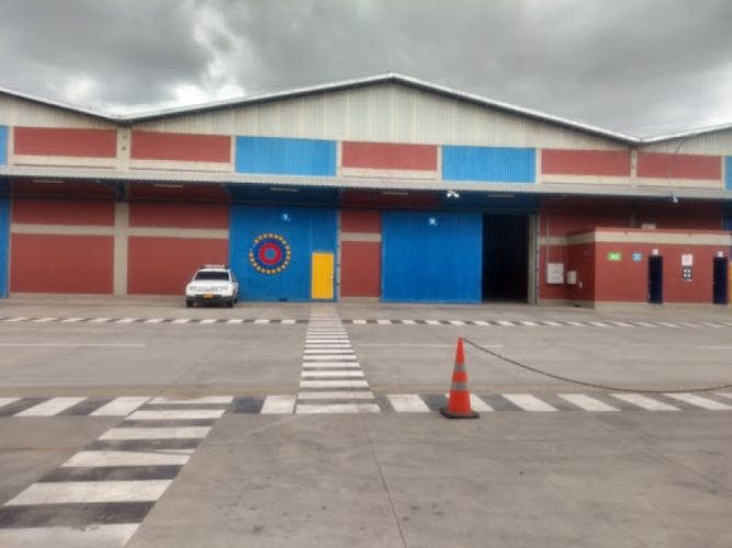 Bodega en arriendo en Boyero, Madrid, 687 m² · foto 2 de 10