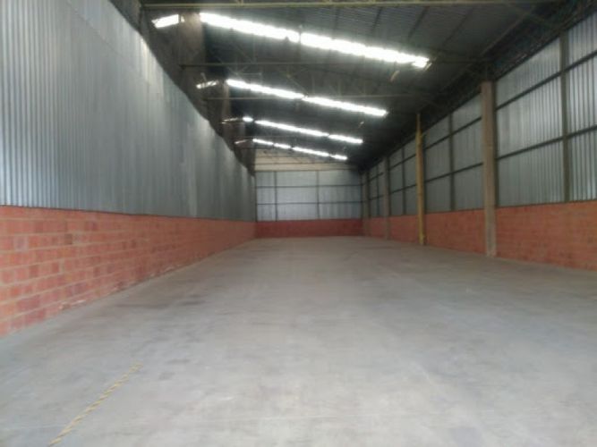 Bodega en arriendo en Boyero, Madrid, 687 m² · foto 6 de 10
