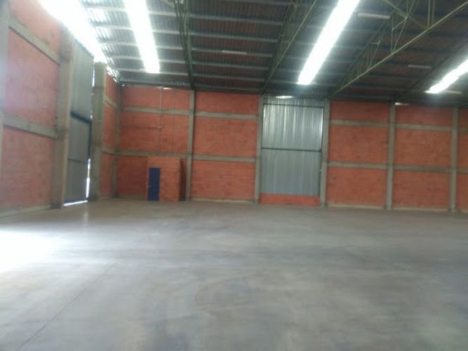 Bodega en arriendo en Boyero, Madrid, 687 m² · foto 9 de 10