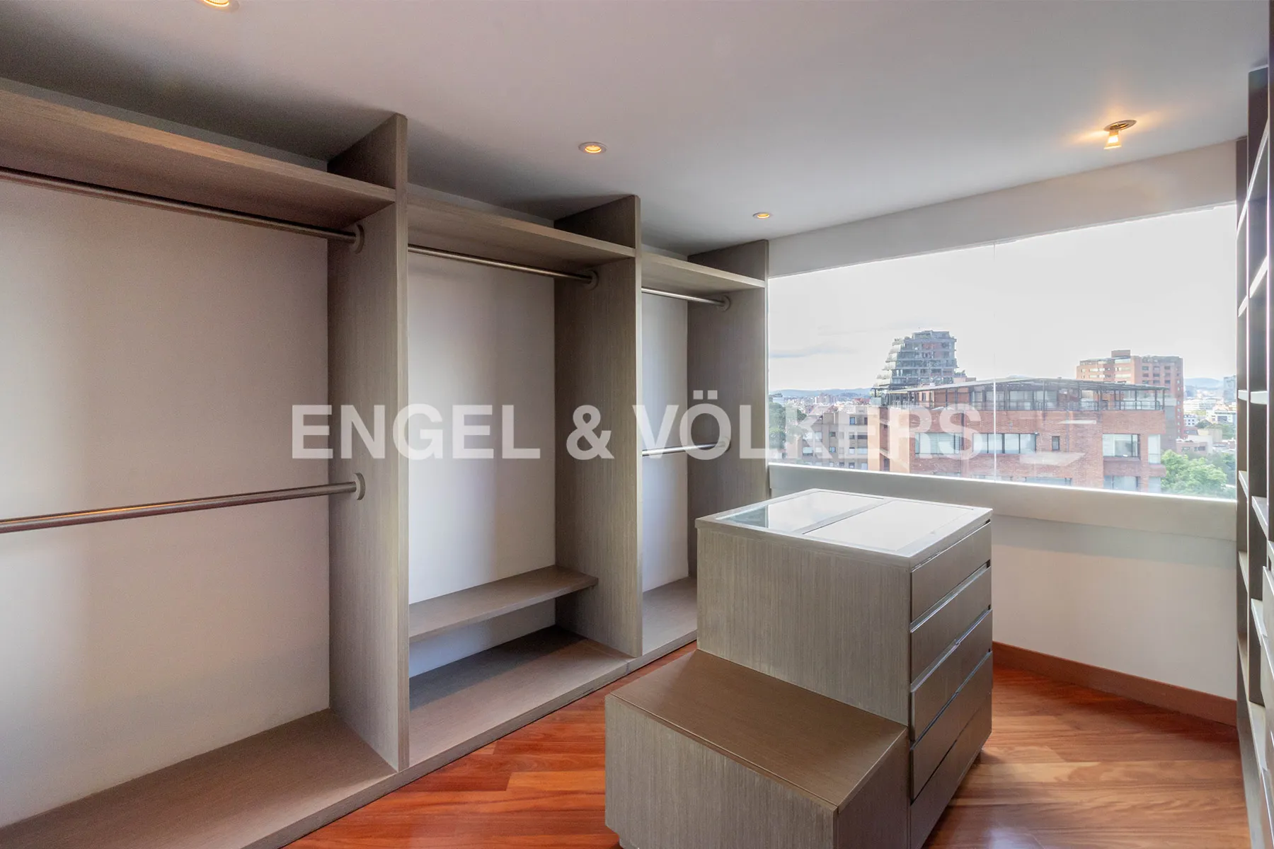 Apartamento en venta en Los Rosales, Bogotá · foto 12 de 18