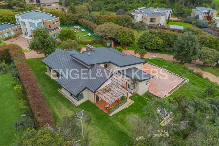 Casa de 4 alcobas en venta en La Violeta, Sopó, 364 m² · foto 18 de 22