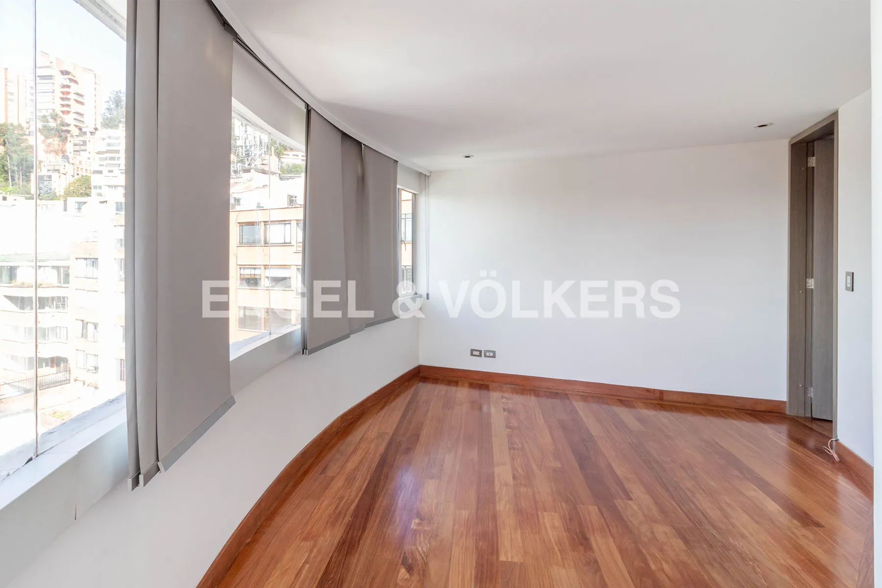 Apartamento en venta en Los Rosales, Bogotá · foto 7 de 18