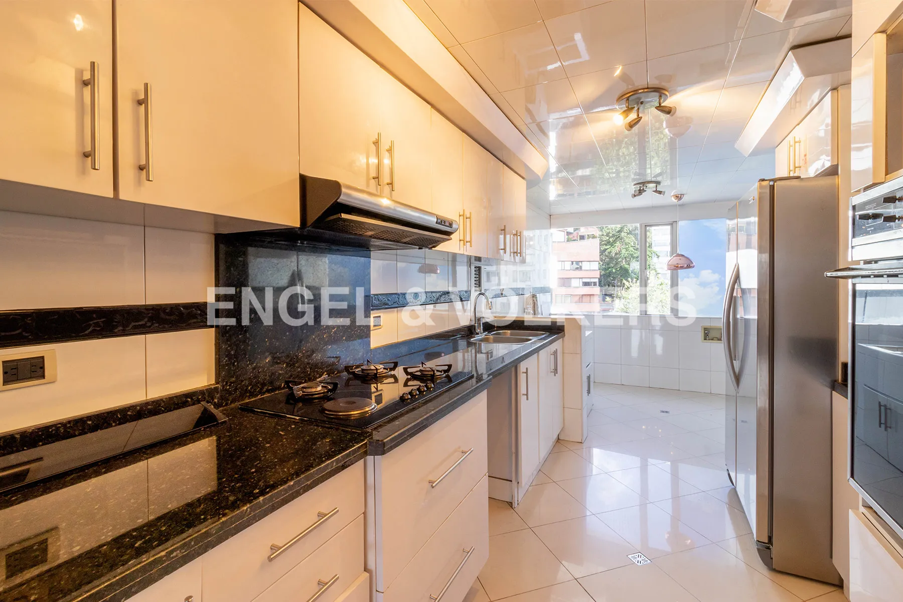 Apartamento en venta en Los Rosales, Bogotá · foto 5 de 18