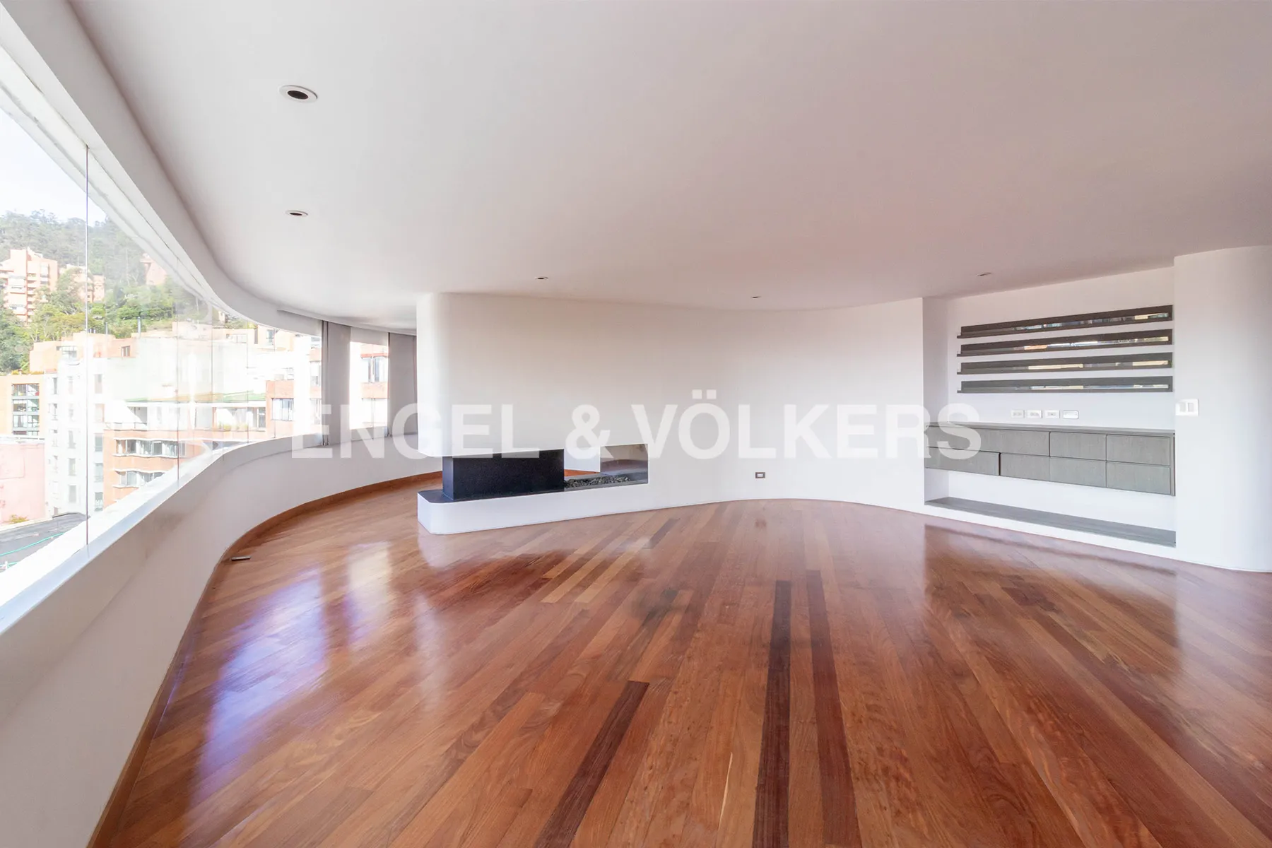 Apartamento en venta en Los Rosales, Bogotá · foto 2 de 18