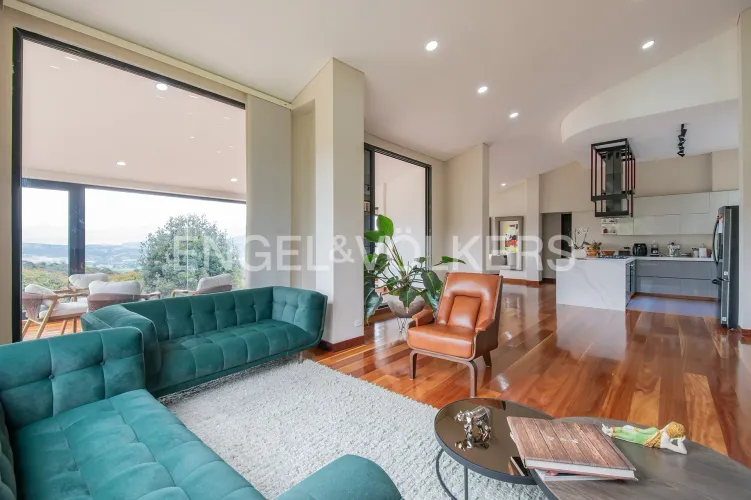 Casa de 4 alcobas en venta en La Violeta, Sopó, 364 m² · foto 2 de 22