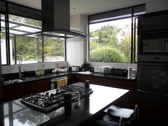 Casa de 3 alcobas en venta en Cerros De Niza, Bogotá, 320 m² · foto 6 de 19