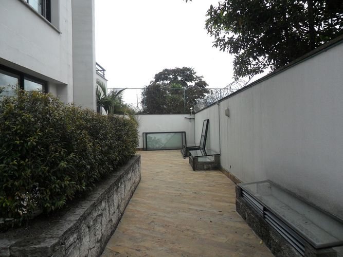 Casa de 3 alcobas en venta en Cerros De Niza, Bogotá, 320 m² · foto 11 de 19