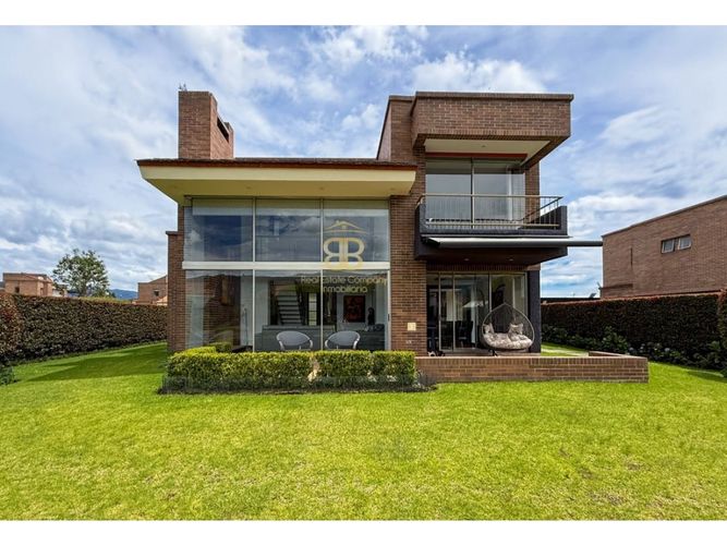 $1.690.000.000 en Pueblo Viejo