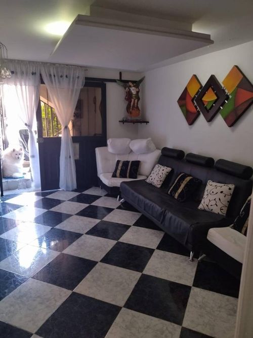Casa de 3 alcobas en venta en Cabañas, Bello, 132 m² · foto 2 de 24