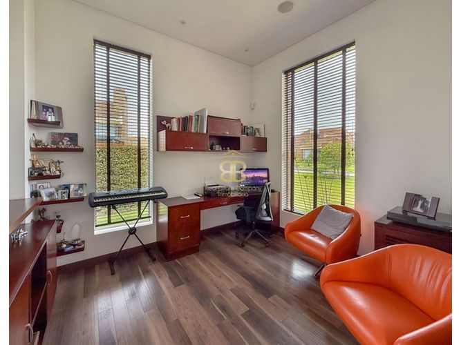 Casa de 3 alcobas en venta en Pueblo Viejo, Cota, 223 m² · foto 11 de 24