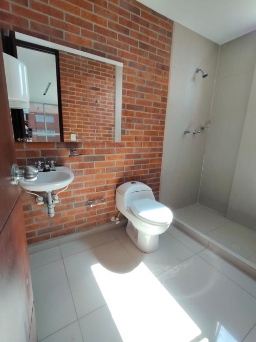 Oficina en arriendo en Vía Las Palmas, Medellín, 64 m² · foto 2 de 8