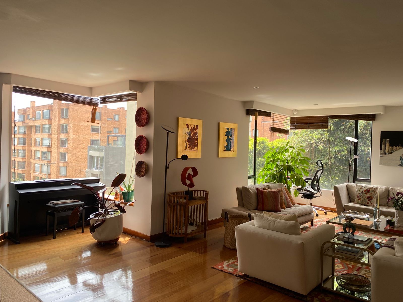 Apartamento en arriendo en Los Rosales, Bogotá · foto 3 de 24