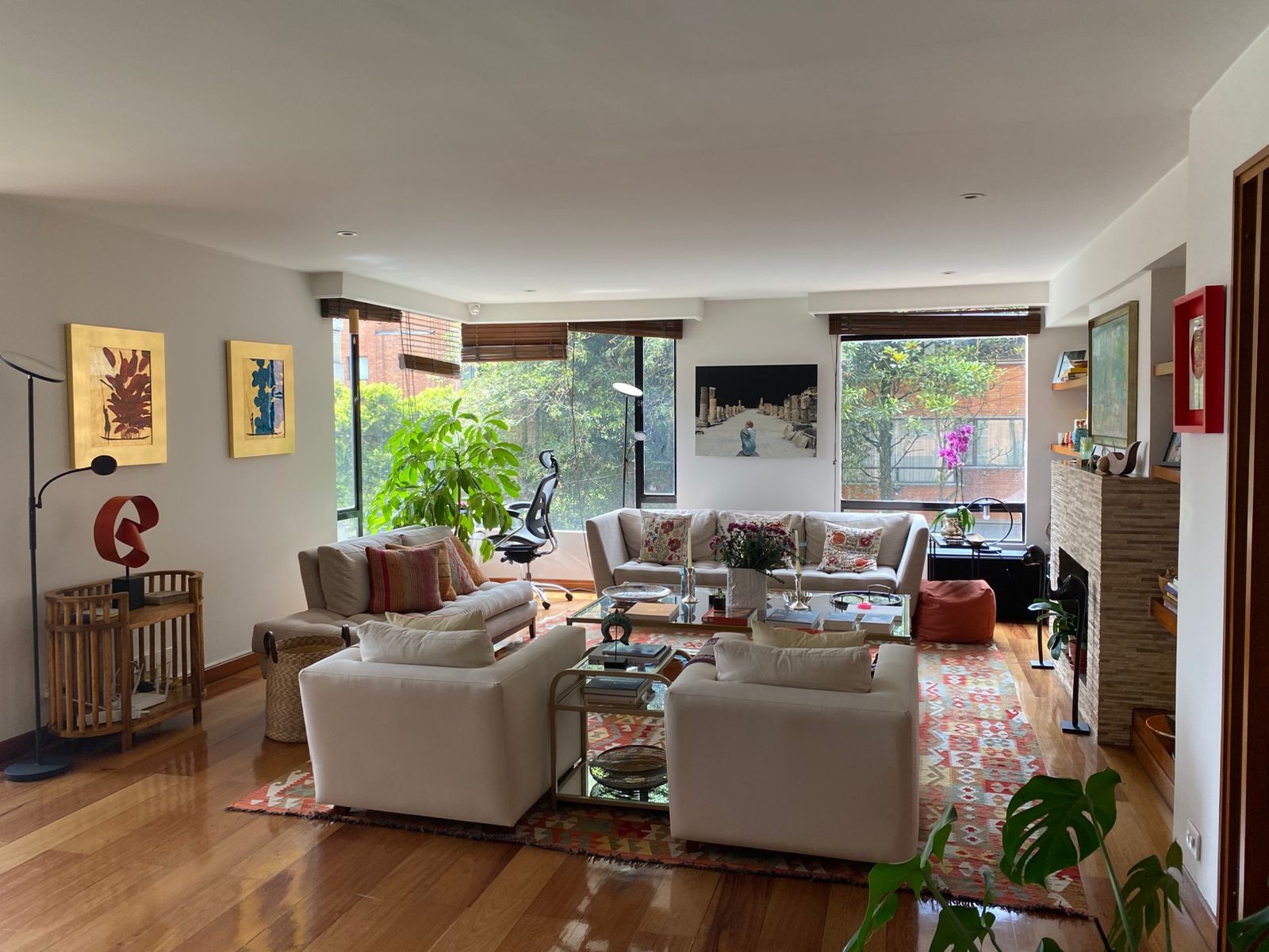 Apartamento en arriendo en Los Rosales, Bogotá · foto 2 de 24