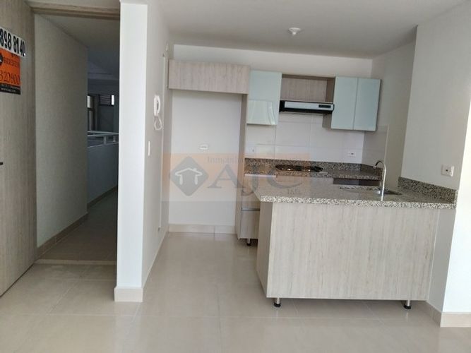 Apartamento de 3 alcobas en venta en San Francisco, Bucaramanga, 63 m² · foto 2 de 23