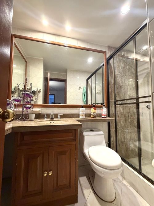 Apartamento de 4 alcobas en venta en Lindaraja, Bogotá, 257 m² · foto 17 de 22