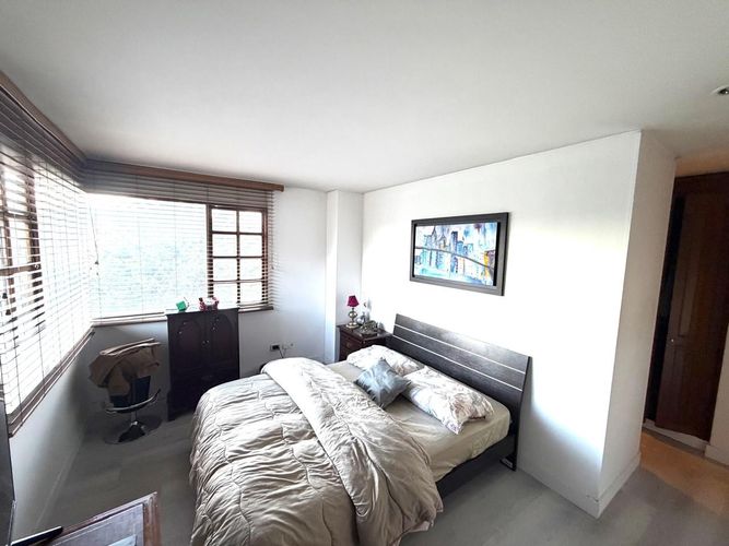 Apartamento de 4 alcobas en venta en Lindaraja, Bogotá, 257 m² · foto 15 de 22