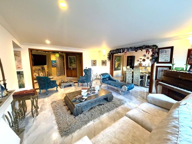 Apartamento de 4 alcobas en venta en Lindaraja, Bogotá, 257 m² · foto 2 de 22