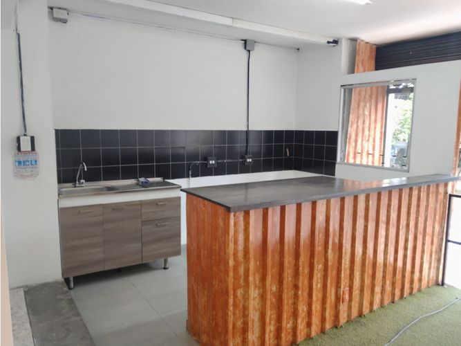 Local en arriendo en Estadio, Medellín, 155 m² · foto 2 de 15