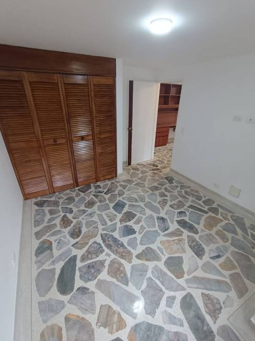 Apartamento de 3 alcobas en arriendo en Las Lomas, Medellín, 143 m² · foto 2 de 20