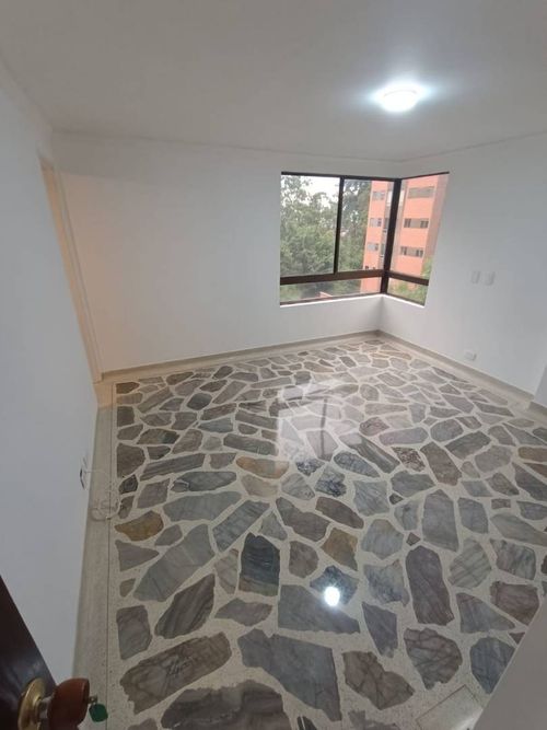 Apartamento de 3 alcobas en arriendo en Las Lomas, Medellín, 143 m² · foto 13 de 20