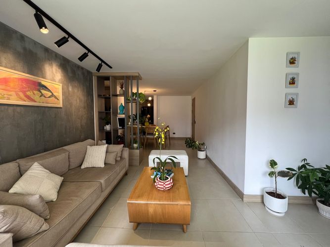Apartamento en arriendo en El Poblado, Medellín · foto 3 de 18