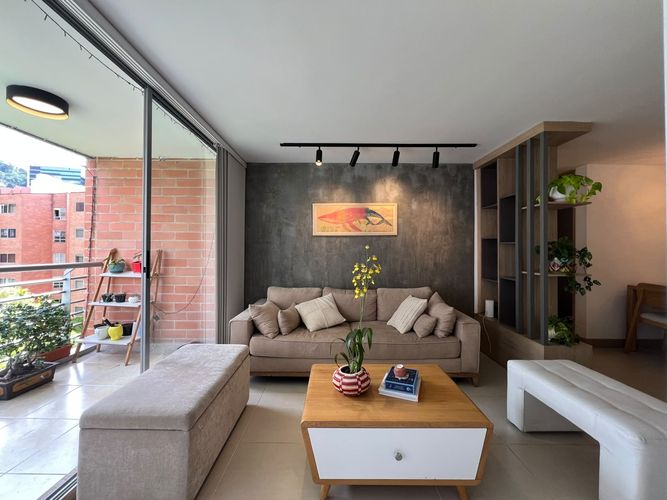 Apartamento en arriendo en El Poblado, Medellín · foto 2 de 18