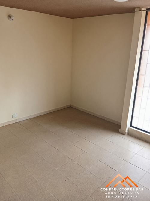 Casa de 6 alcobas en venta en La Francia, Ibagué, 205 m² · foto 8 de 23