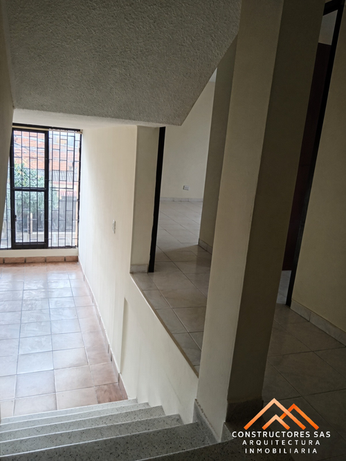 Casa de 6 alcobas en venta en La Francia, Ibagué, 205 m² · foto 13 de 23