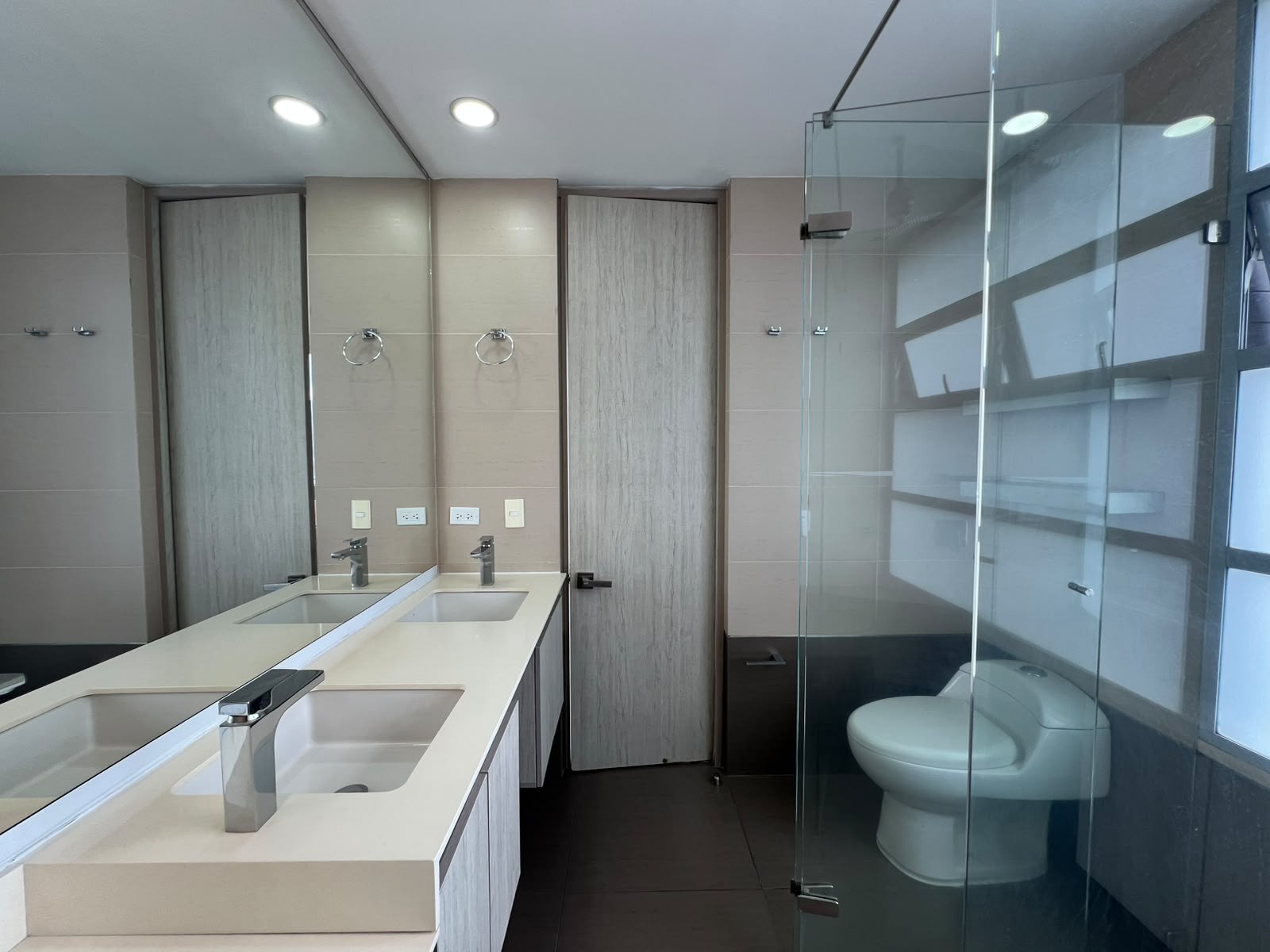 Apartamento en arriendo en Villa Carlota, Medellín · foto 3 de 20