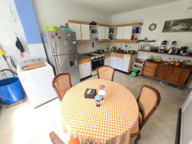 Casa de 8 alcobas en venta en Lagos Del Cacique, Bucaramanga, 580 m² · foto 3 de 17