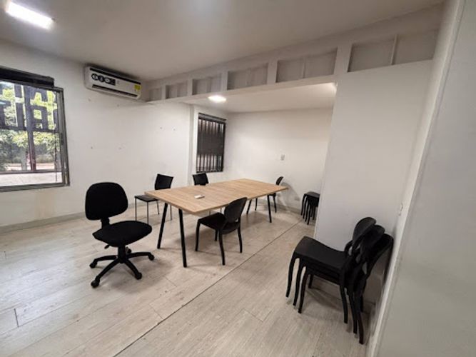 Oficina en arriendo en Patio Bonito, Medellín, 50 m² · foto 3 de 7