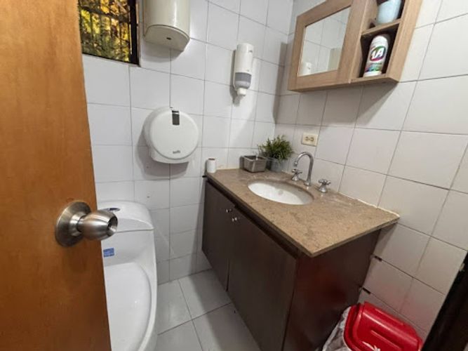 Oficina en arriendo en Patio Bonito, Medellín, 50 m² · foto 6 de 7