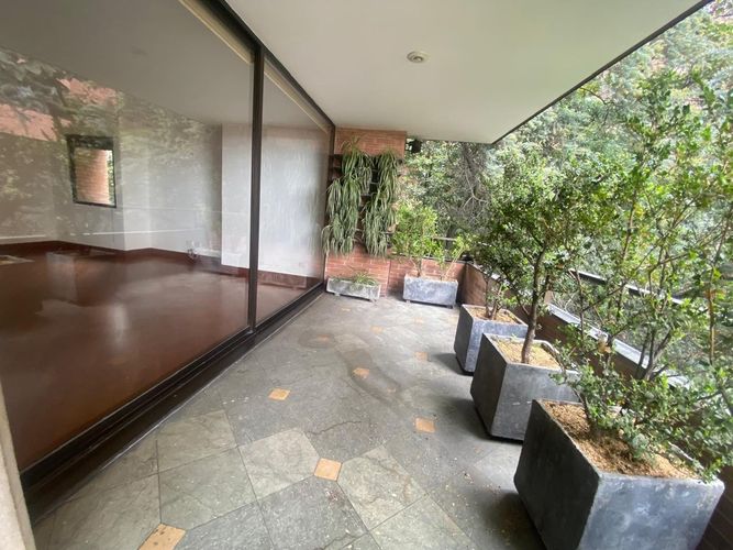 Apartamento de 3 alcobas en venta en Los Rosales, Bogotá, 337 m² · foto 7 de 16