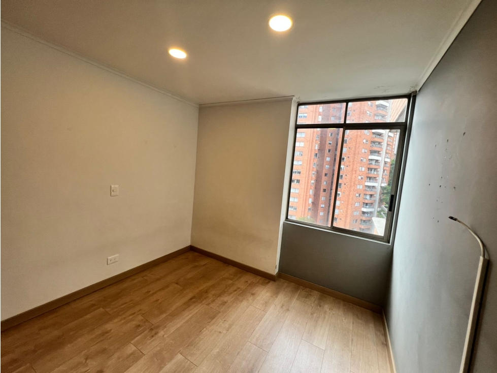 Apartamento en arriendo en Castropol, Medellín · foto 6 de 14