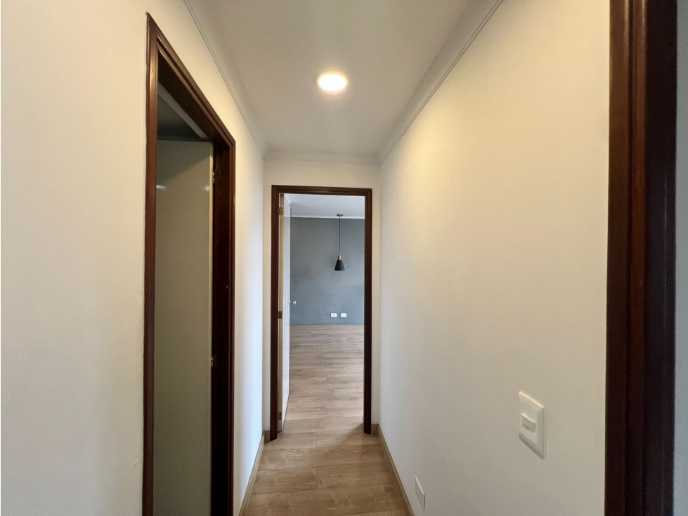 Apartamento en arriendo en Castropol, Medellín · foto 10 de 14