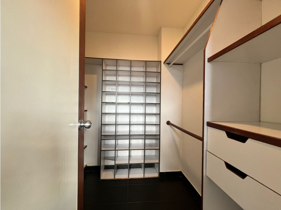 Apartamento en arriendo en Castropol, Medellín · foto 13 de 14