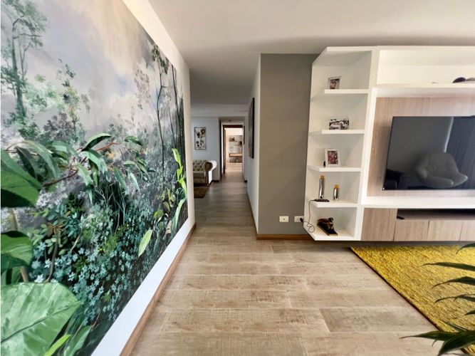 Apartamento de 4 alcobas en venta en Loma De Las Brujas, Envigado, 260 m² · foto 2 de 24
