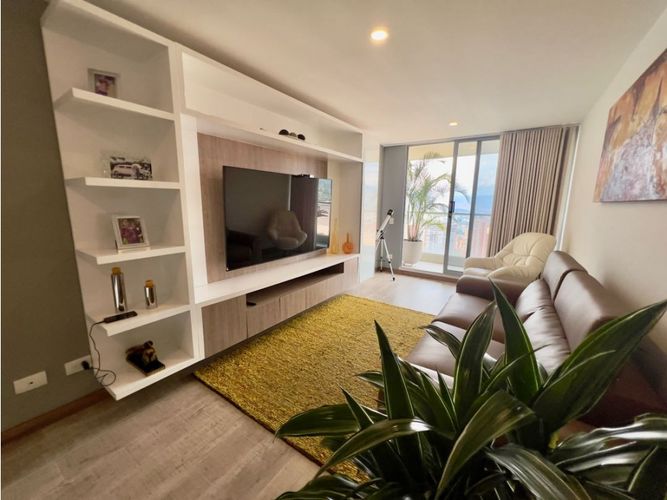Apartamento de 4 alcobas en venta en Loma De Las Brujas, Envigado, 260 m² · foto 3 de 24