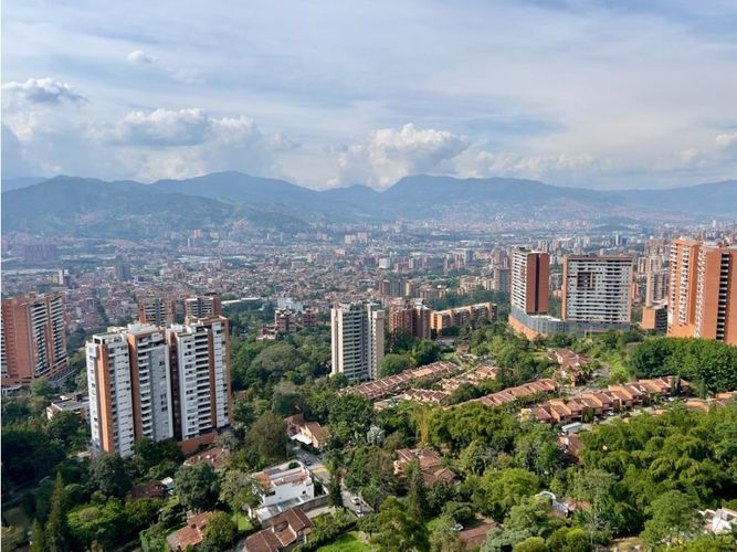 Apartamento de 4 alcobas en venta en Loma De Las Brujas, Envigado, 260 m² · foto 13 de 24