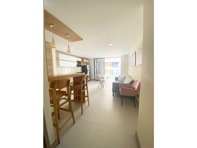 Apartamento de 2 alcobas en venta en Laureles, Medellín, 89 m² · foto 2 de 12